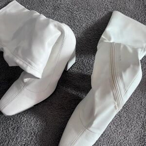 White Crow Elegant White Heeled Boots